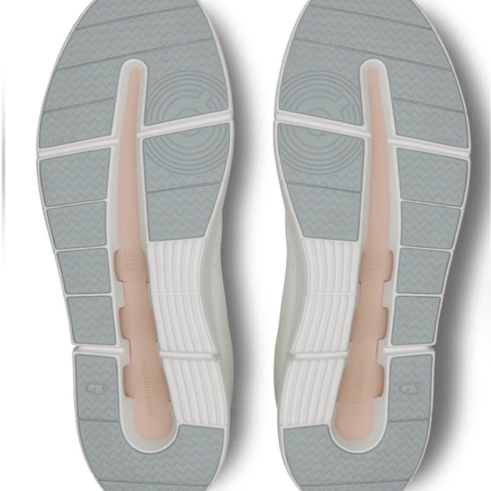 On Running
The Roger Advantage "White/Rose” sneakers - Picture 2 of 6